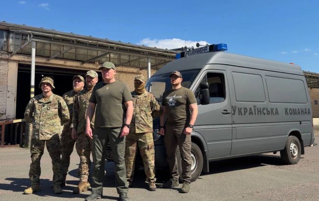 Команда України передала спеціальний транспорт Kraken для підтримки Збройних сил України, відео. 1