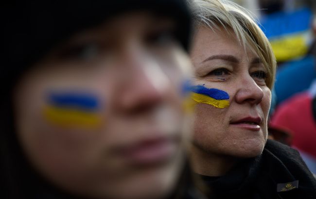 Корупція є серйознішою загрозою для розвитку України, ніж війна, вважають громадяни країни. Корупція є серйознішою загрозою для розвитку України, ніж війна, вважають громадяни країни. 1