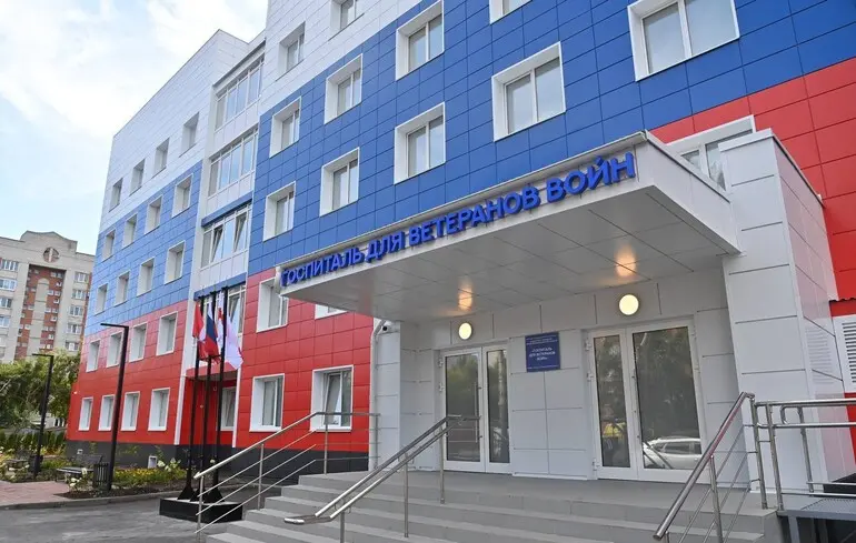 Лікарні в Росії переповнені пораненими, через що для цих цілей використовують пологові будинки та цивільні медичні заклади, повідомляють ЗМІ. 1