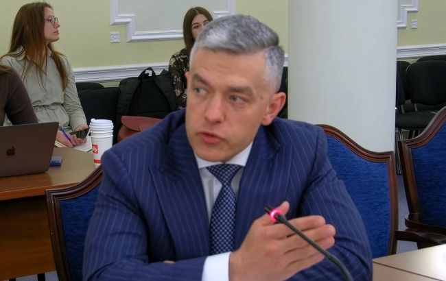 Микола Гладишенко припинив виконання обов'язків голови наглядової ради Сенс Банку. Микола Гладишенко припинив виконання обов'язків голови наглядової ради Сенс Банку. 1