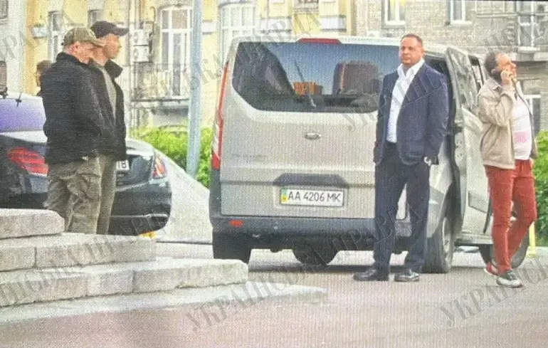НАБУ та САП у Єрмака - тривають слідчі заходи. НАБУ та САП у Єрмака - тривають слідчі заходи. 1