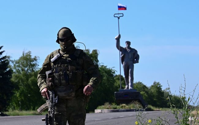 Окупанти випустили святкове печиво на честь річниці захоплення Маріуполя. 1