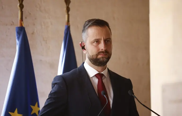 Польща готова прийняти війська США з Німеччина - заява міністра оборони країни Польща готова прийняти війська США з Німеччина - заява міністра оборони країни 1