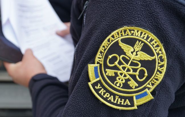 Працівників митниці звільнятимуть за відмову від проходження переатестації. 1