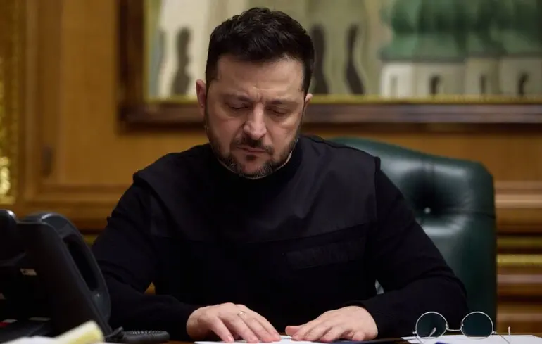 Президент України Володимир Зеленський підписав указ Ради національної безпеки і оборони, що стосується санкцій проти Богдана та Пукіша. Президент України Володимир Зеленський підписав указ Ради національної безпеки і оборони, що стосується санкцій проти Богдана та Пукіша. 1