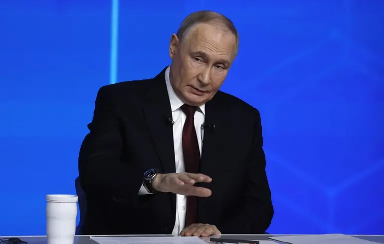 Путін безцеремонно прокоментував інцидент із падінням дрона в Румунії, висловивши припущення, що він може належати Україні. 1