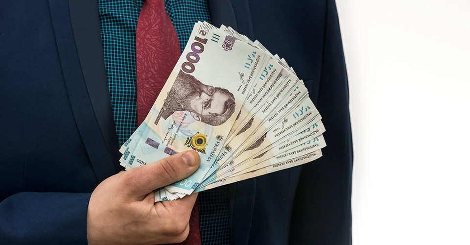 Середня зарплата в Україні за місяць зросла на 7,2% Середній рівень заробітної плати в Україні за місяць підвищився на 7,2%. 1