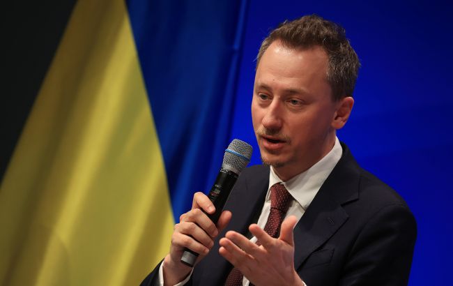 Соболев висловив припущення щодо можливого припинення програм підтримки для українців. 1
