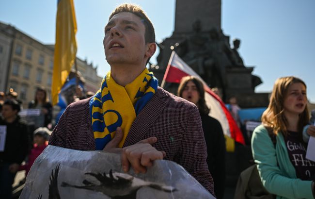 Тимчасовий захист українців у Польщі триватиме до 4 березня 2027 року - як легально перебувати в країні після цього терміну. 1