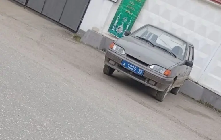 У Чечні партизани спалили автомобіль кадировської поліції - відео палаючої машини У Чечні партизани спалили автомобіль кадировської поліції - відео палаючої машини 1