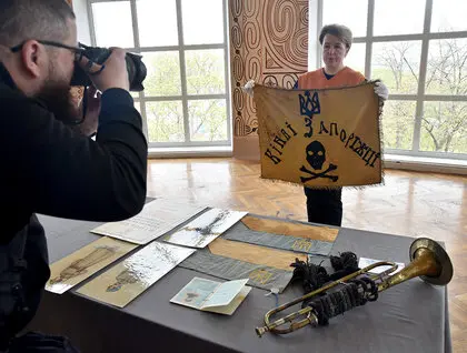 У Києві презентували історичну колекцію з понад 1500 артефактів - фоторепортаж 8