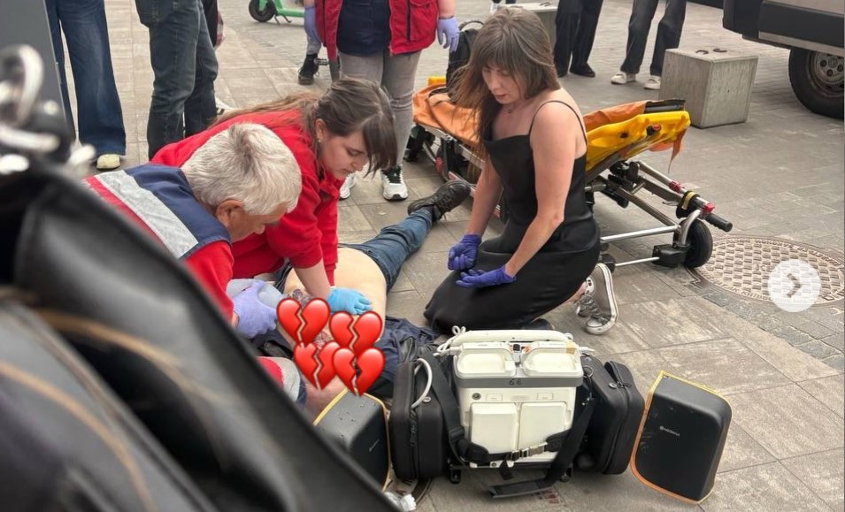 У Києві протягом 20 хвилин не було надано дефібрилятор для порятунку людини: чоловік загинув. У Києві протягом 20 хвилин не було надано дефібрилятор для порятунку людини: чоловік загинув. 1