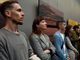 У Києві, в Картинній галереї, відбулася виставка під назвою "Твоє світло", що представляє роботи трьох художниць. 40