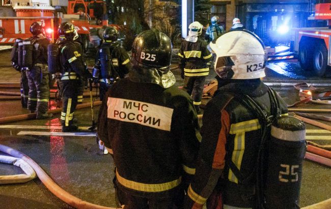 У Москві, в районі Ізмайлово, 12 травня спостерігається пожежа в Кремлі. 1