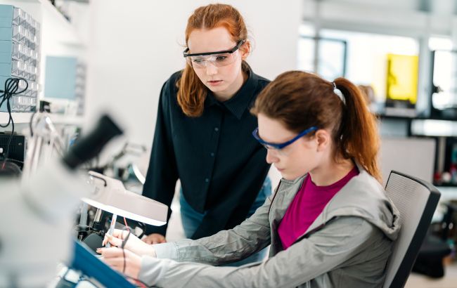 У Україні стартувало масштабне оновлення ліцеїв у сфері STEM-освіти, ініційоване Міністерством освіти і науки. 1