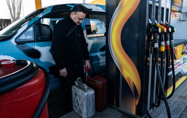 В Україні очікується дефіцит бензину та дизельного пального, про що повідомив експерт. 1