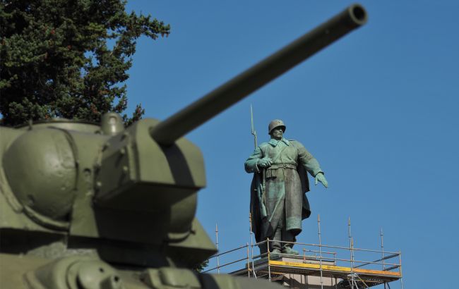 Війна в Україні як наслідок Другої світової війни - які стратегії застосовує армія Росії, пояснив історик. Війна в Україні як наслідок Другої світової війни - які стратегії застосовує армія Росії, пояснив історик. 1