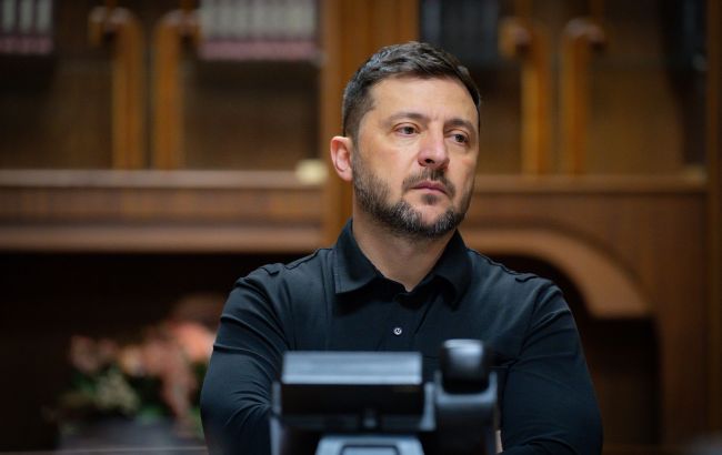 Володимир Зеленський провів зустріч з Давидом Арахамією, Кирилом Будановим та членами фракції "Слуга Народу". 1