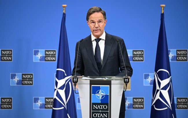 Зеленський отримав запрошення на саміт НАТО, який відбудеться в Анкарі. Про це повідомив Рютте, коментуючи ситуацію в Україні. 1