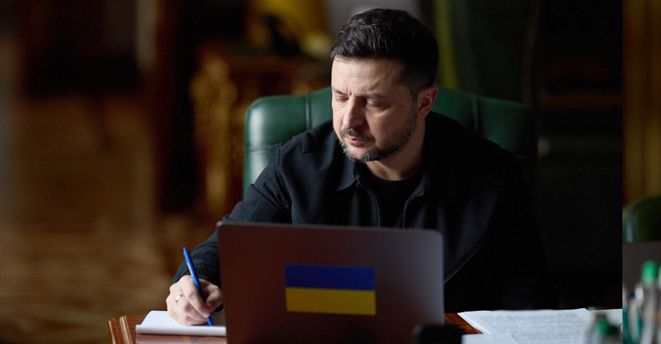 Президент Зеленський підписав закон, що стосується ратифікації угоди з Європейським Союзом на суму 90 мільярдів євро. 1