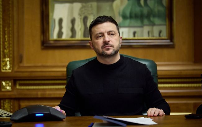 Зеленський повідомив про можливі зміни в кадровому складі – він обговорив це питання зі Свириденко. Зеленський повідомив про можливі зміни в кадровому складі – він обговорив це питання зі Свириденко. 1