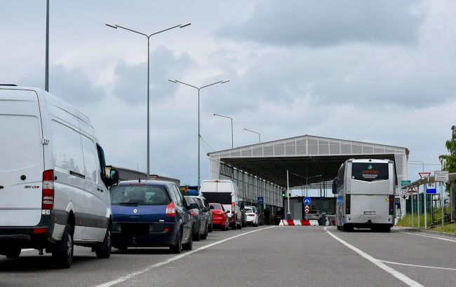 Зелену карту буде перевіряти автоматично. З 12 травня оновлено правила перетворення кордону. 1