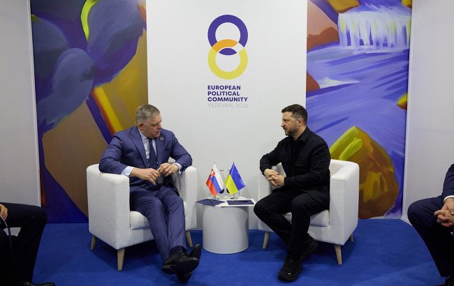 Зустріч Зеленського та Фіцо в Єревані - Словаччина підтримує євроінтеграцію України. Зустріч Зеленського та Фіцо в Єревані - Словаччина підтримує євроінтеграцію України. 1