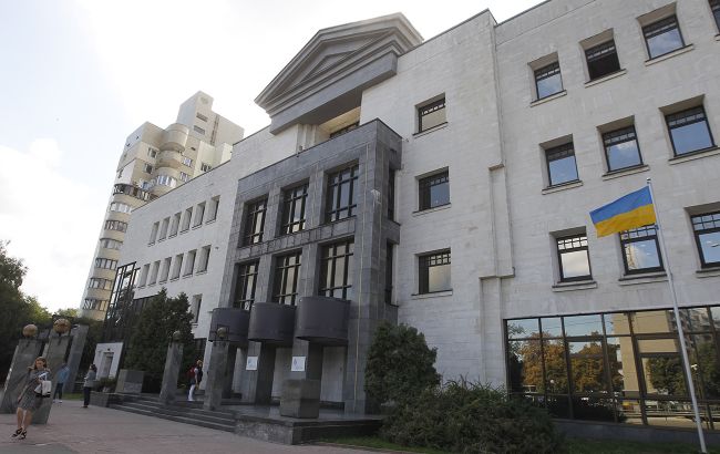 15 червня внаслідок обстрілу Києва було пошкоджено будівлю Вищого антикорупційного суду. Подробиці та фотографії інциденту. 1