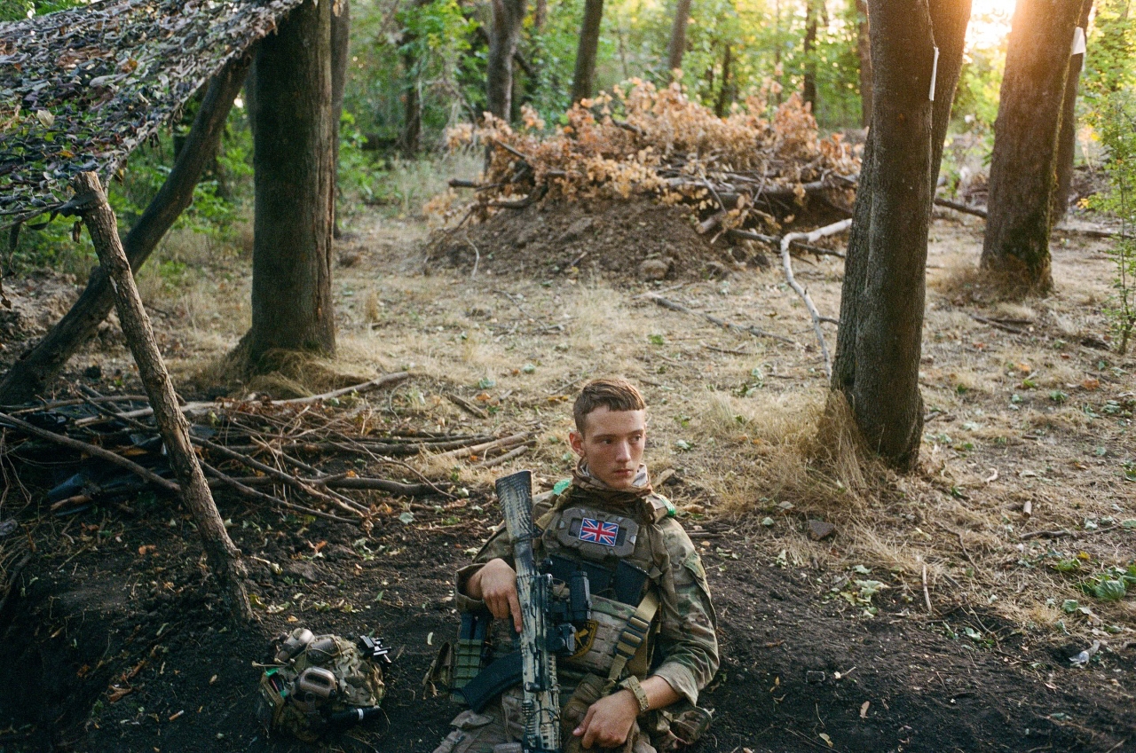 Джайлз Дулі, після того як втратив ноги та руку під час війни, зумів зібрати мільйони гривень на підтримку України. 5