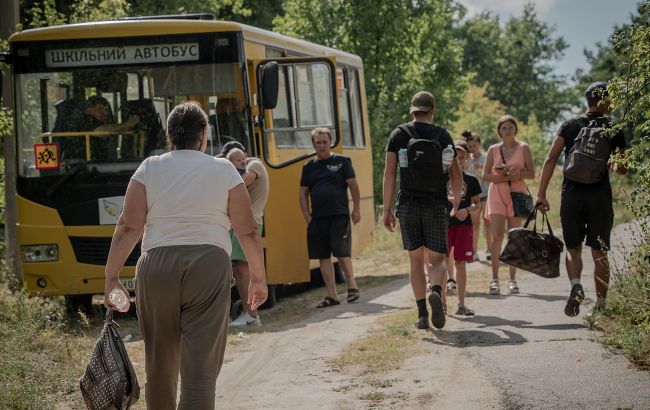 Евакуація в Дніпропетровській області розширена – з яких місць примусово вивозять дітей та дорослих. 1