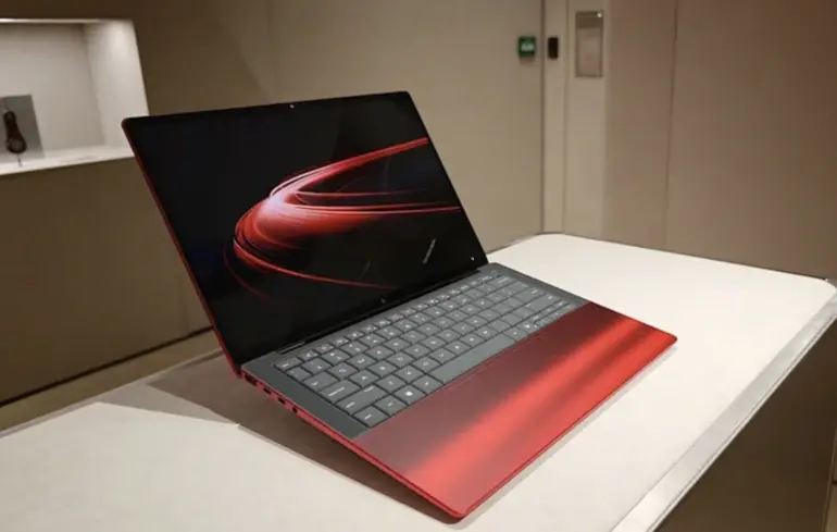 Ferrari та HP анонсували обмежену серію ноутбука, вартість якого становить 5599 доларів. 1