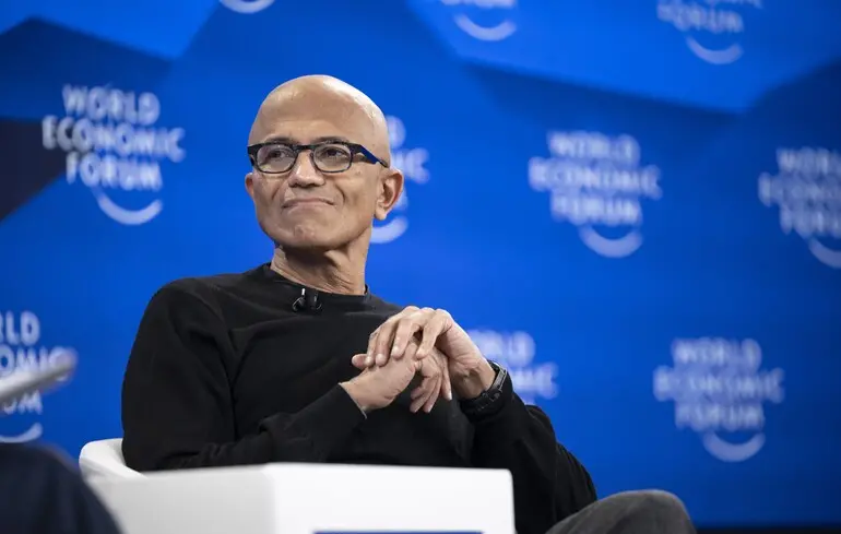 Генеральний директор Microsoft висловив думку про важливість отримання суспільної довіри у контексті залежності штучного інтелекту від кількох великих технологічних компаній. 1