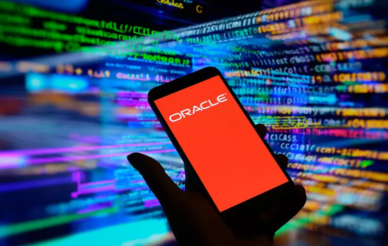 Хакерські атаки вразили більше ніж 100 підприємств - компанія Oracle повідомила про серйозну вразливість у системі PeopleSoft. 1