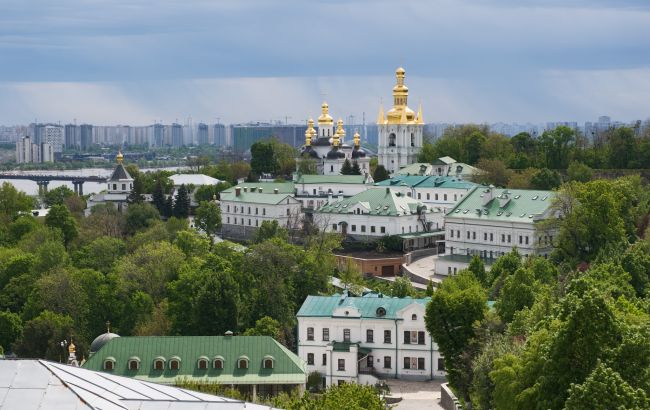 Києво-Печерська лавра частково відновлює свою діяльність для відвідувачів. 1