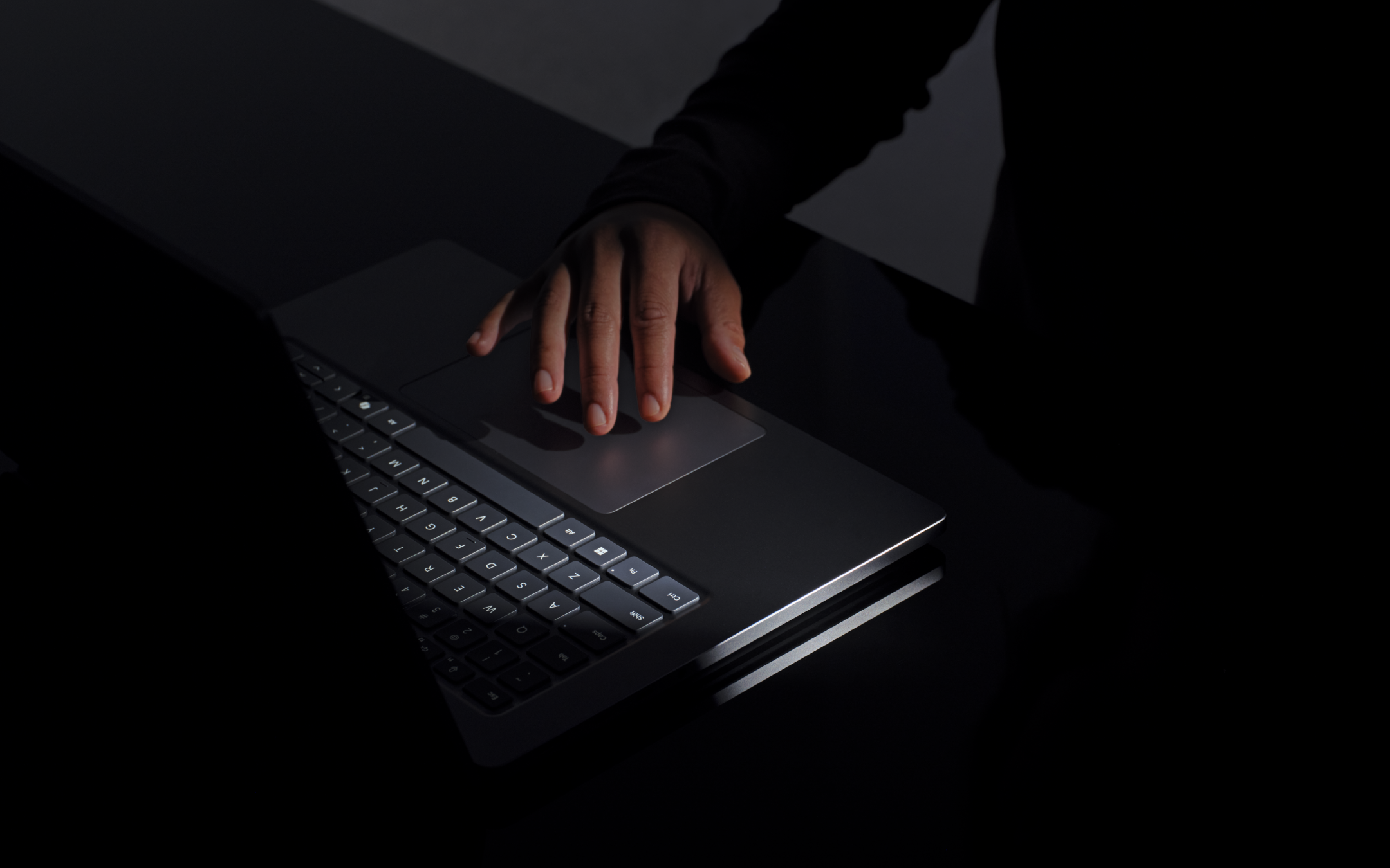 Компанія Microsoft оголосила про випуск нового флагманського ноутбука для розробників штучного інтелекту – Surface Laptop Ultra. Компанія Microsoft оголосила про випуск нового флагманського ноутбука для розробників штучного інтелекту – Surface Laptop Ultra. 3