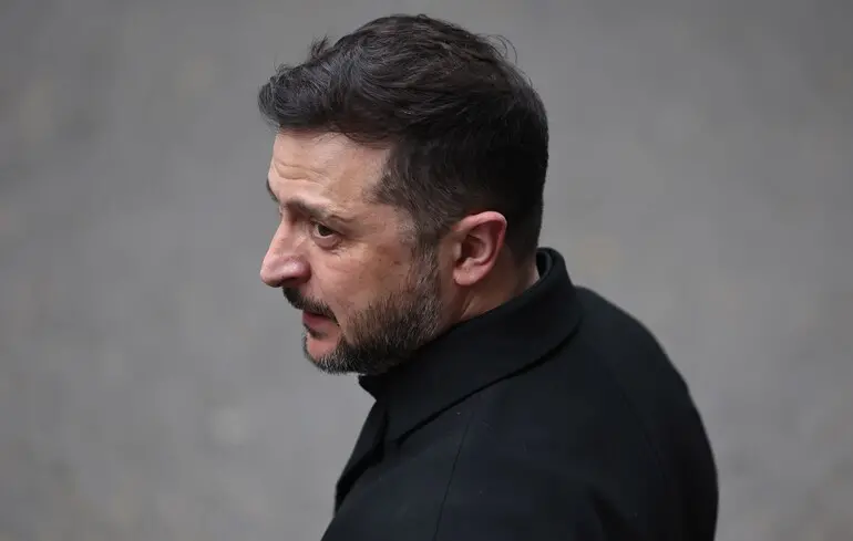 Літак президента Зеленського здійснив обліт Польщі та вирушив до Лондона, пролетівши через територію Молдови. 1