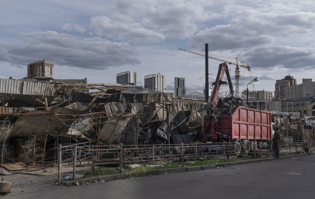 Лук'янівський ринок у Києві не підлягає відновленню, про що повідомила Київська міська державна адміністрація у відповіді на петицію. 1
