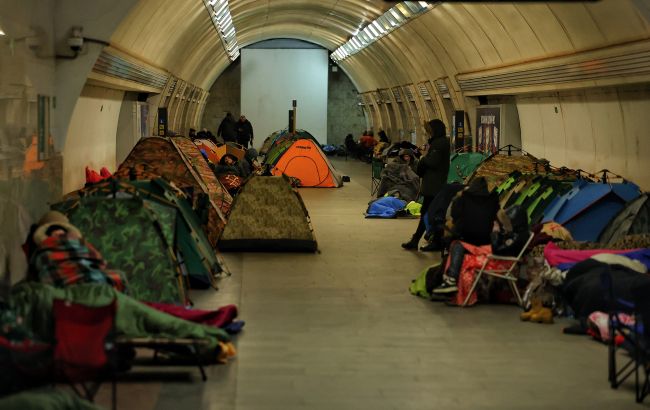 Метрополітен у Києві став притулком для рекордної кількості осіб під час атаки 2 червня. 1