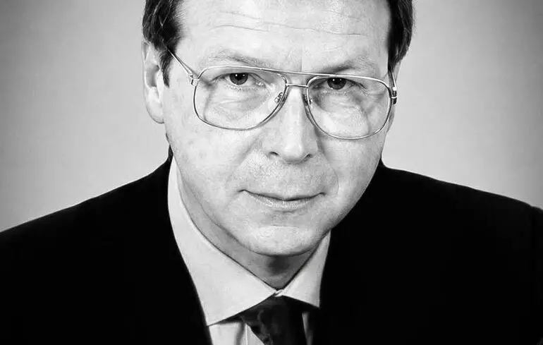 Помер депутат Сергій Осика, який належав до числа авторів Конституції. 1