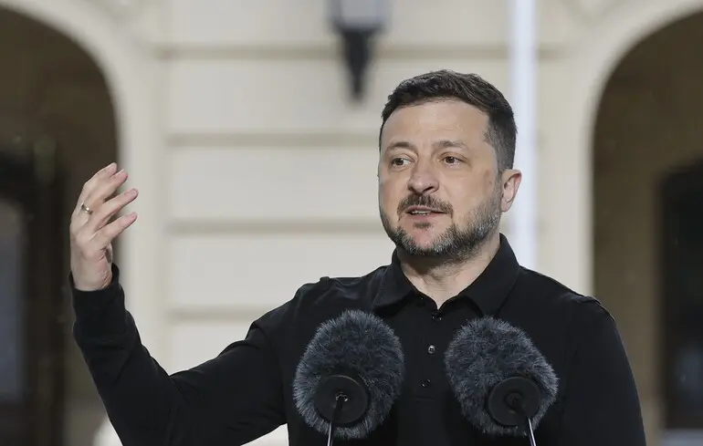 Президент України Володимир Зеленський повідомив, що країна наближається до розробки власної балістичної ракети. 1