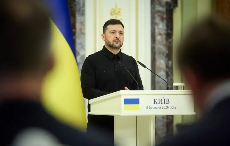 Президент України Володимир Зеленський прокоментував затримку у постачанні нових систем Patriot. Він підкреслив, що Київ несе відповідальність за цю ситуацію та встановив термін для вирішення питання. 1