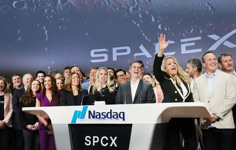 SpaceX зайняла п’яту позицію серед найдорожчих компаній у світі. Корпорація Ілона Маска придбала стартап у сфері штучного інтелекту Cursor. 1