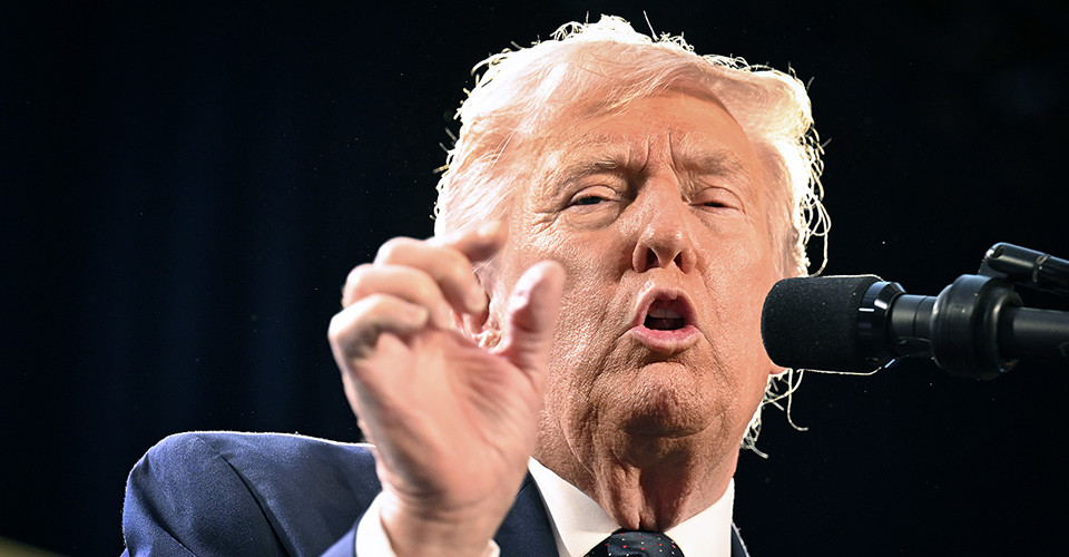 Трамп дав зрозуміти, що Сполучені Штати можуть відновити обмеження на імпорт російської нафти. 1