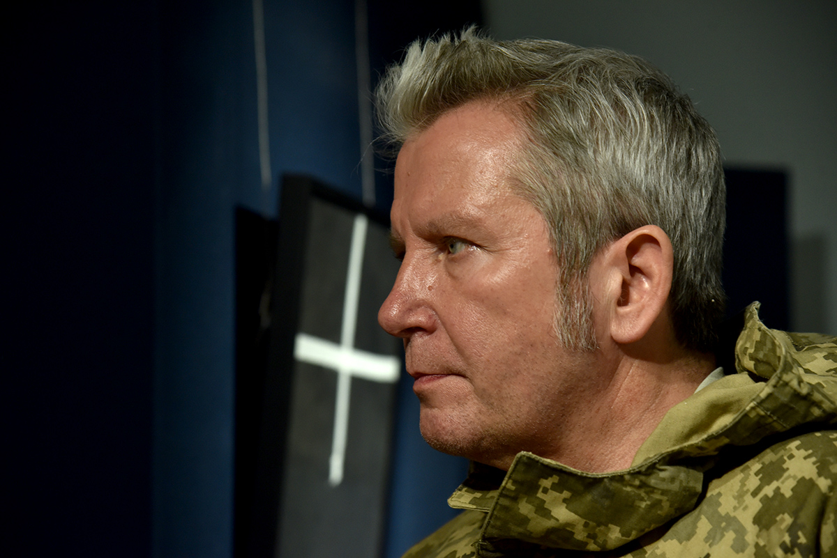 У Києві розпочала свою роботу виставка "Новий мілітарний пейзаж", присвячена актуальним аспектам війни. 64
