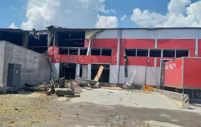 У Запоріжжі 12 червня сталася атака на відділення Нової пошти - відео. 1