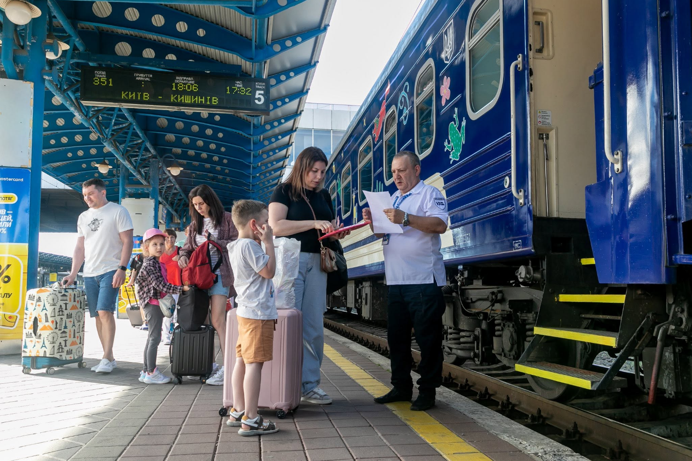 Укрзалізниця включає дитячі вагони до літнього розкладу 2026 року - перелік рейсів та послуг. 2
