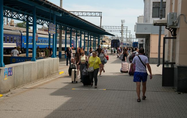 Укрзалізниця запроваджує літній розклад руху потягів з 28 червня – які зміни плануються. 1