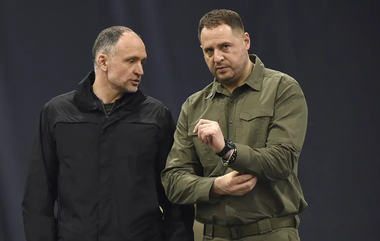 Єрмак узгоджував із Феншуй дату призначення Татарова на посаду заступника голови Офісу Президента. 1